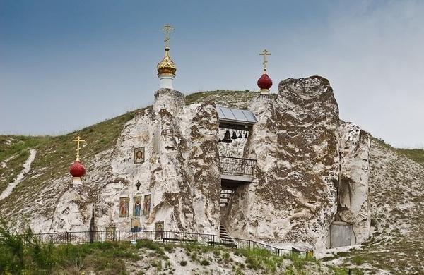 Светият манастир в Костомарово - манастирът на Светия Спасител