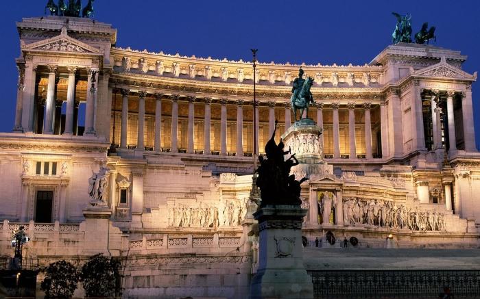 Основният площад на Рим е мястото на поклонение за всички католици по света