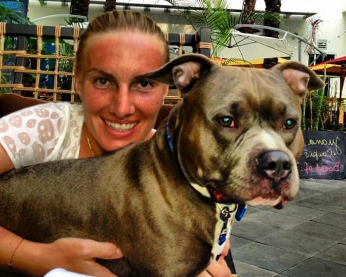 Кузнецова тенисистка и нейното куче